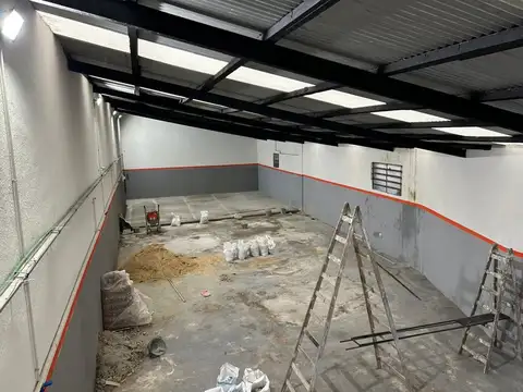 VENTA GALPON DE 281 M2 AVELLANEDA a mts Estación