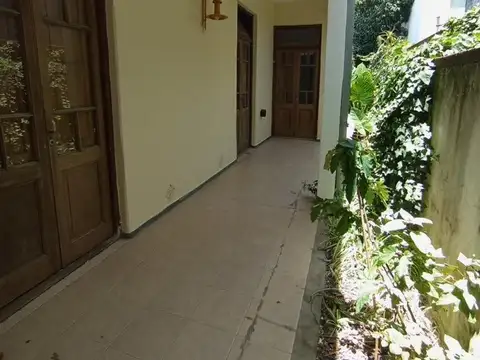 22 (42 y 43) Dtos 2 dormitorios + patio, tipo casa, sin expe