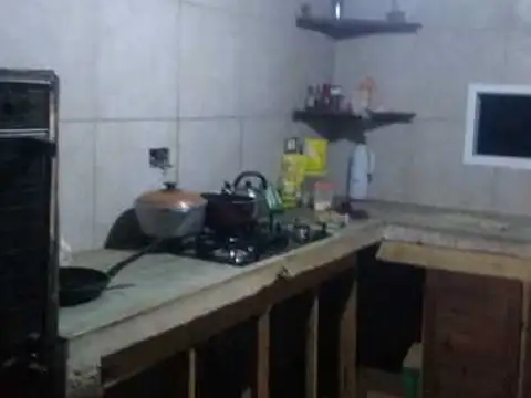 Casa 3 ambientes con 1 baño