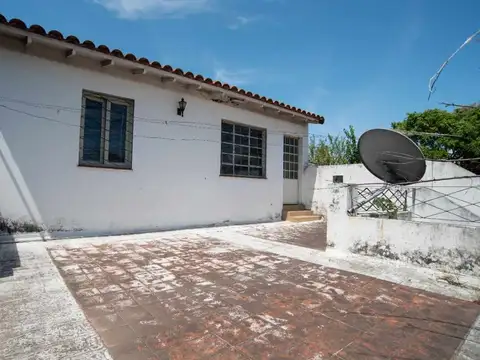 VENTA CASA EN PADUA S/AV. RIVADAVIA - FINANCIA
