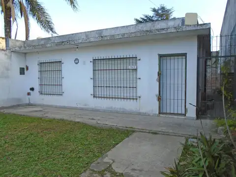 VENTA CASA 4 AMBIENTES EN BOULOGNE