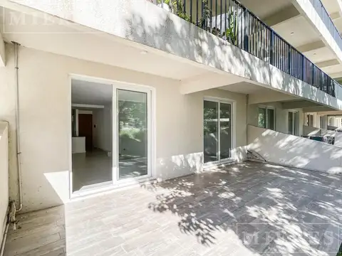 Departamento de tres ambientes en venta en Saravi Village