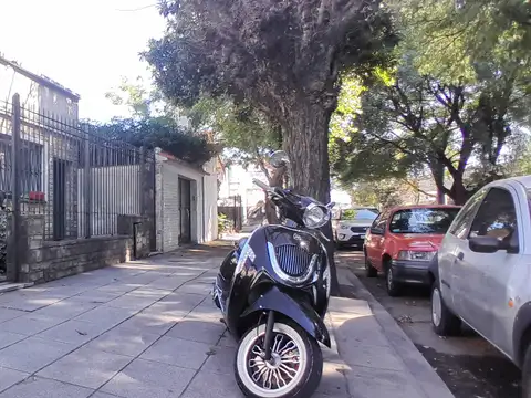 Casa en Venta Vicente Lopez - Terreno Propio 173 m² - V. Martelli - 3 Ambientes - Parrilla y Patio