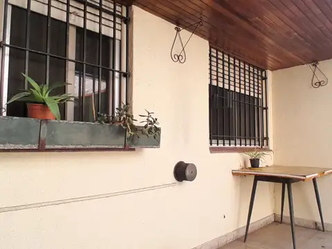 Casa en Venta Vicente Lopez - Terreno Propio 173 m² - V. Martelli - 3 Ambientes - Parrilla y Patio
