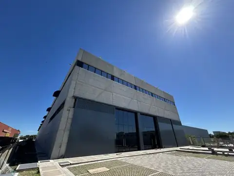 Juan Pablo II 7800 - Nave Logística AAA 5.590 m2