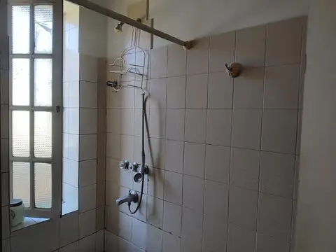 Depto Tipo Casa 7 ambientes con 2 baños