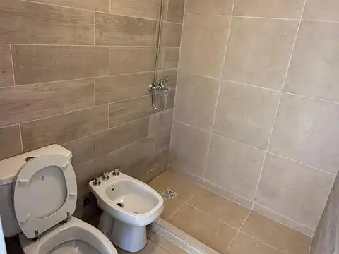 Casa en Alquiler en Colonia Tirolesa, $ 800.000