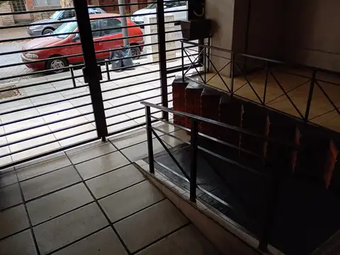 muy buen dto en devoto  ubicad oen calle Pedro varela y segurola