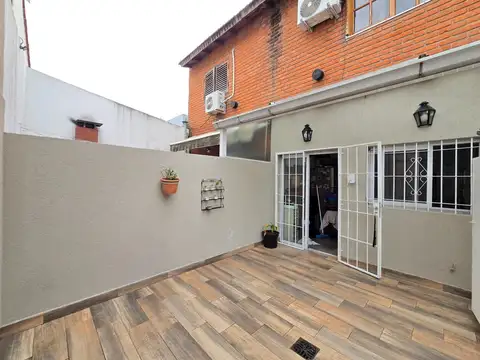 Depto Tipo Casa en Venta con 1 cocheras