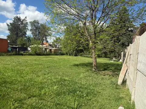 Venta - Lote con mejoras - Parque Sakura - Exaltacion de la Cruz .