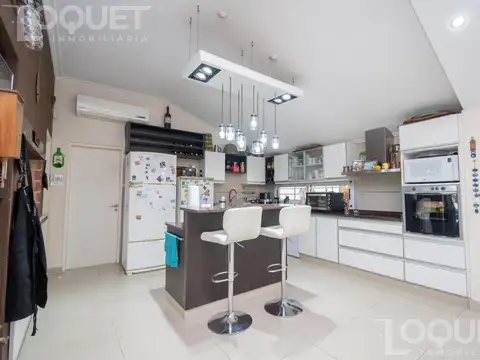 Casa 5 ambientes con 3 baños