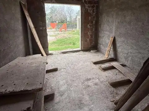 Casa 8 ambientes con 3 baños