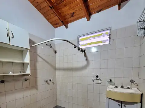 Casa 3 ambientes con 1 baño