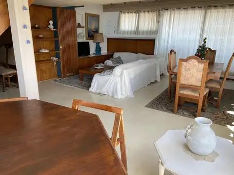 Casa 4 ambientes con 4 baños