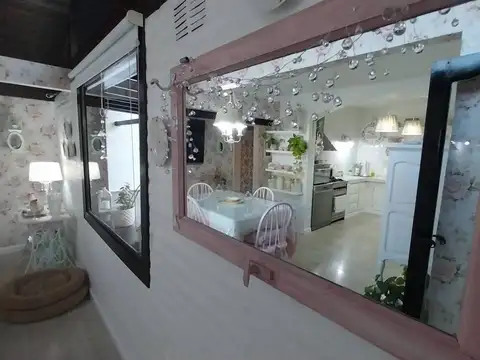 Casa 4 ambientes con 2 baños