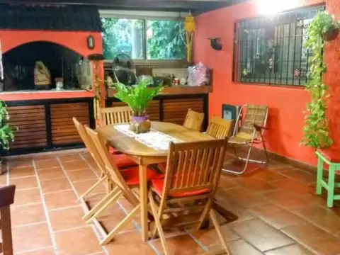 Casa 4 ambientes con 3 baños