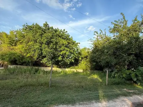 Terreno en venta - En Puente Santa Lucia  / Goya