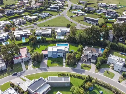 Casa en Alquiler de 4 dormitorios