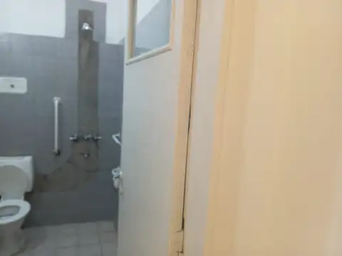 ALQUILER CASA 2 AMBIENTES CON COCHERA