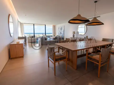 Apartamento en venta en Punta del Este, The Colette. Amoblado.