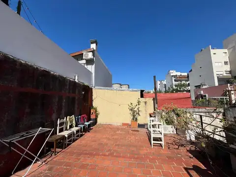 Venta. PH. 3 Ambientes. Terraza propia. Billinghurst y Perón