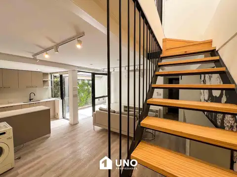 Mendoza y J. M. Rosas - Casa de 2 Dormitorios.