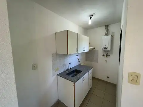 Departamento de 3 ambientes en Bernal centro