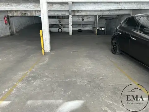 Cochera cubierta en alquiler en barrio Martin