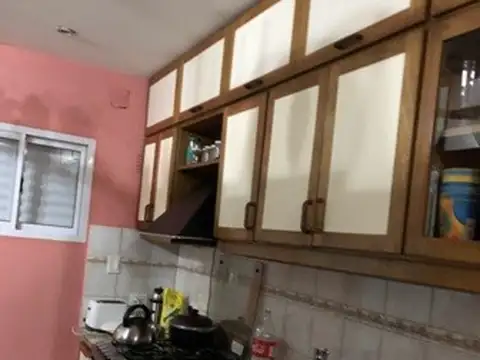 EXCELENTE DUPLEX EN BARRIO LA LOMA, AMPLIOS AMBIENTES, MUY LUMINOSA, CONSULTE 