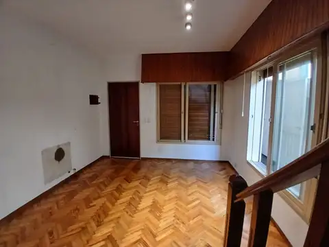 Depto Tipo Casa en Venta con 1 cocheras
