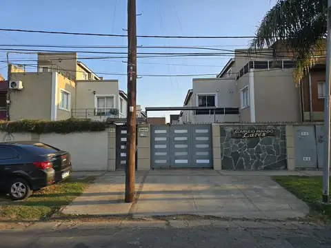 Departamento 2 ambientes en planta baja con espacio de cochera en Sarmiento (San Miguel)
