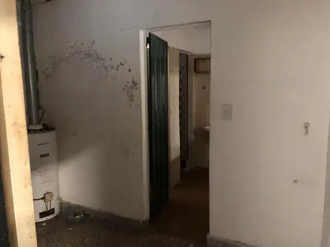 INMOBILIARIA VENDE  GALPON V.URQUIZA