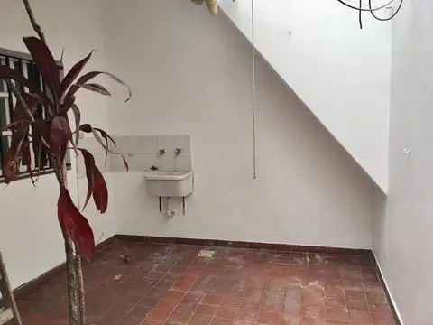 PH 2 ambientes en Planta Baja con patio con lavadero