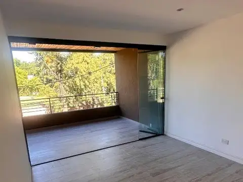 Departamento en Venta en Barrio Parque Leloir, USD 180.000