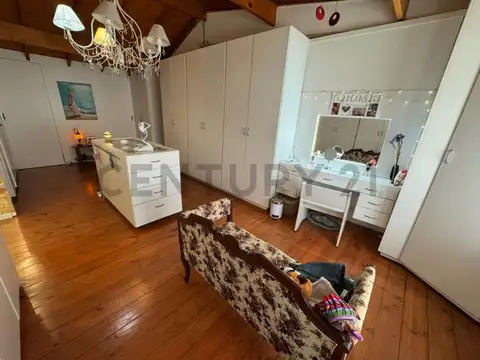 Chalet de Categoría 4 Ambientes en Venta Barrio la Florida