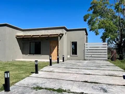 CASA 4 AMBIENTES A ESTRENAR SAN SEBASTIAN