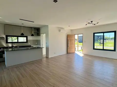 CASA 4 AMBIENTES A ESTRENAR SAN SEBASTIAN