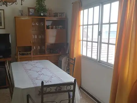Depto Tipo Casa 4 ambientes con 1 baño
