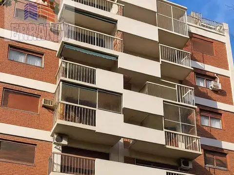 Venta cochera en Flores