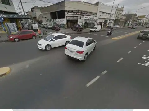 Galpon en excelente esquina a 4 cuadra de estacion Ciudadela