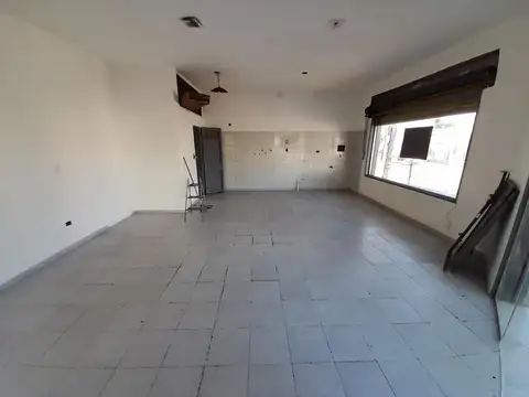 Local en Alquiler en Zumaran, $ 450.000