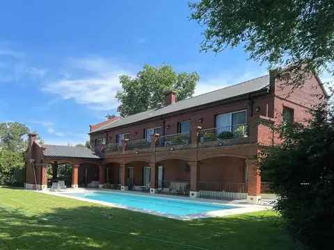 CASA 6 AMB COUNTRY CLUB PRIV LOMA VERDE ESCOBAR