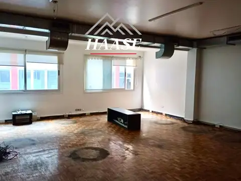 Oficina en Alquiler con 1 cochera