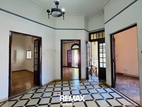 Casa 6 ambientes con 2 baños