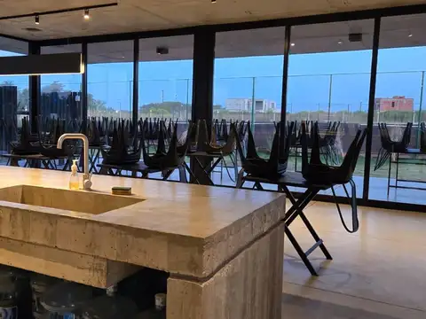 Héroes de Malvinas 400, Village Joven, Bella Vista