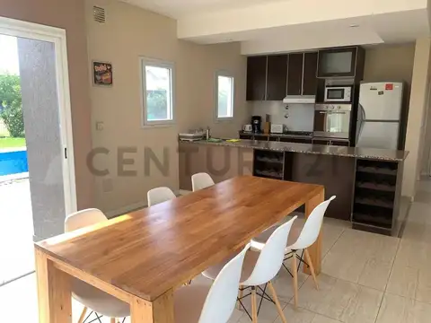 Av de los Lagos 310 200, Piso 0