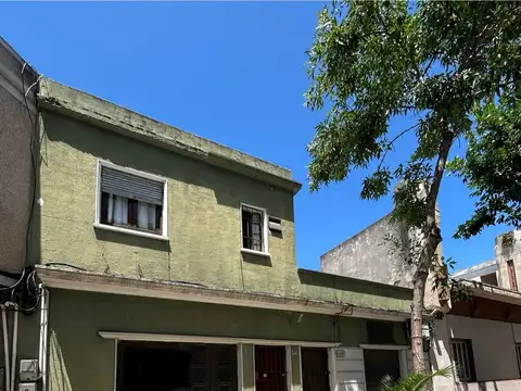 VENTA DE 2 CASAS CON GARAGE EN REDUCTO