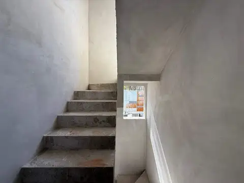 Casa 9 ambientes con 3 baños