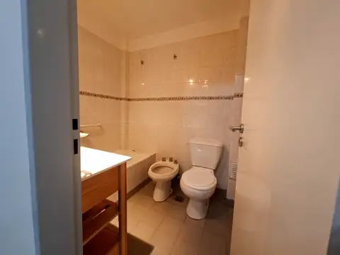 Depto Tipo Casa en Alquiler en Monte Castro, $ 870.000