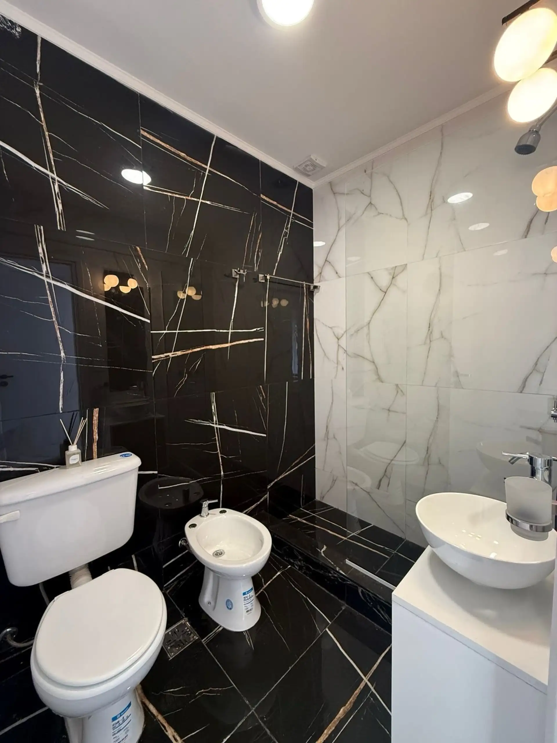 Departamento 3 amb + escritorio, 64m² en esquina — Centro